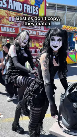 Besties for evaaaa @littlems_scareall #fyp #gothgirl  #clown  #bestfriend #matching 