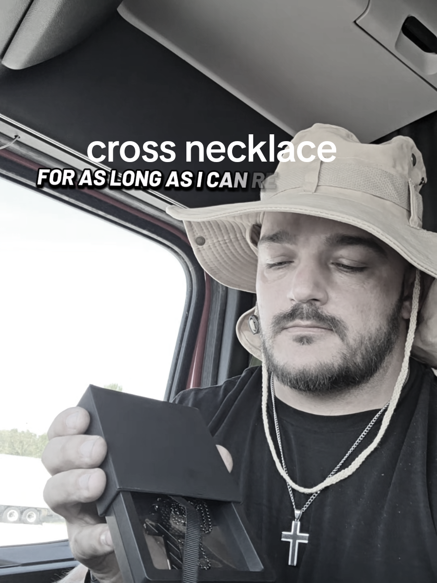 cross necklace with flag on front and encouraging words on back. moms, dads, and grandparents, do you know someone who needs some encouraging words? get them this to always remember. #faith #crossnecklace #cross #MomsofTikTok #dadsoftiktok 