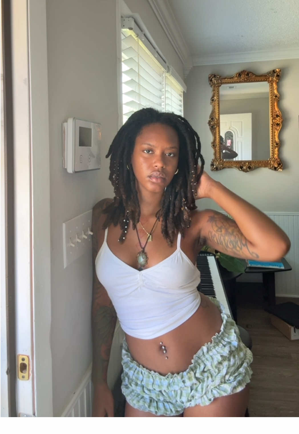 Thought I’d stop by today. 🤎💋#locdin #locsprinkles #locjourney #thicklocs #Pearlvalentine 