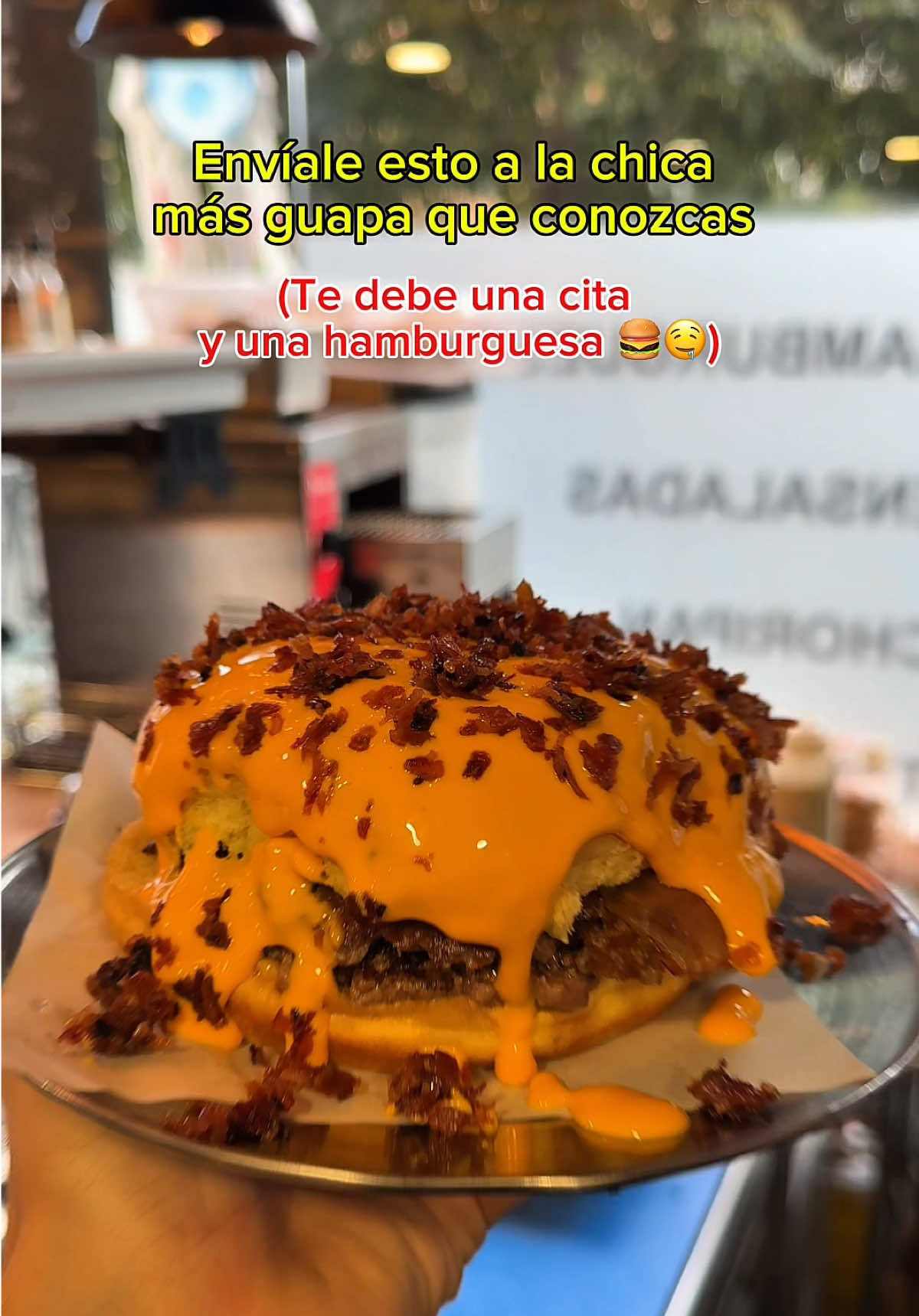 Envíale este video a la chica más guapa que conozcas!! Para que te invite una burger 🍔🤤 #humor #pareja #hamburgueseria #hamburguesas #restaurante 