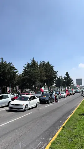Arriba MÉXICO!!! 🇲🇽🇲🇽🇲🇽 #caravanamexa  #porelpurogusto  #paratii #amigos #autoshow 