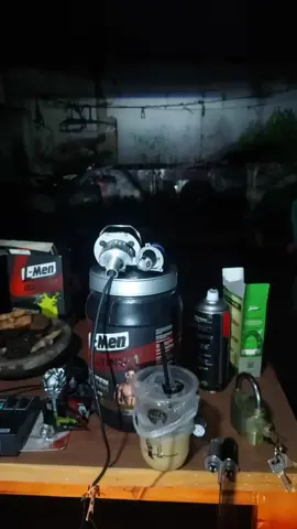 Bikin body motormu kinclong maksimal? Hafez Restorer bisa untuk body kasar dan halus. Multifungsi, bisa juga buat ban!