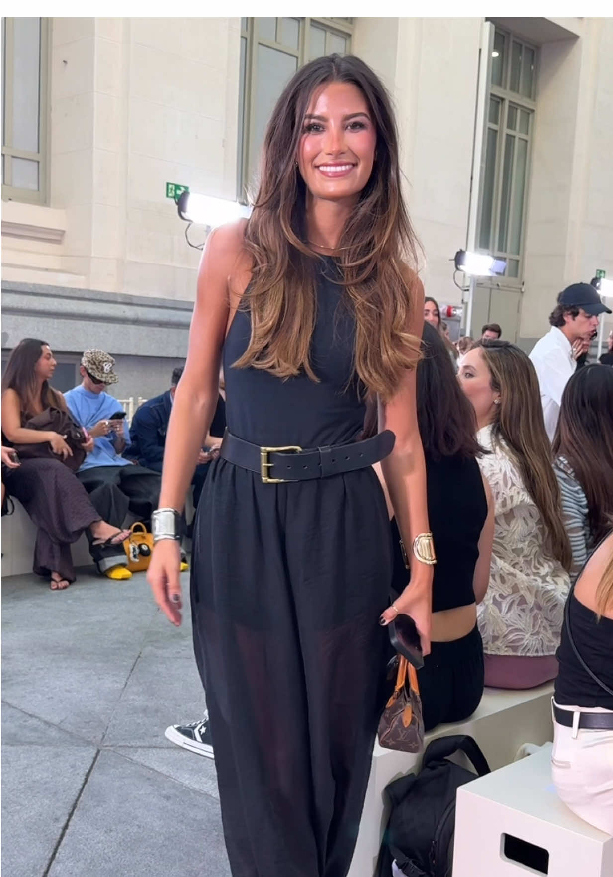 Simorra cierra esta primera jornada de la Mercedes Benz Fashion Week en el Palacio de Cibeles con un gran front row al que no han faltado Victoria Federica, María Martín de Pozuelo, Marta Lozano y Teresa Andrés, entre otras.  #mbfwm #victoriafederica #mariamartindepozuelo 