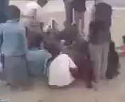 مابش حاجه بس اطفال اليمن يلعبون