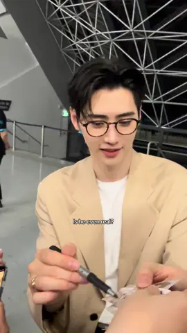 Enhypen send off in Paris  #enhypen #engene #jay #sunghoon #heeseung @enhypen 