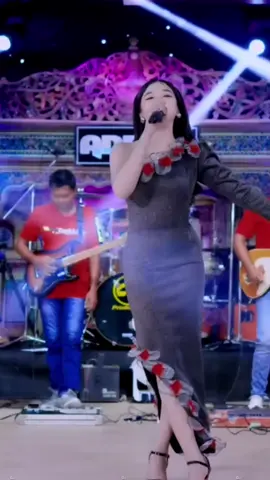 Kumbang Kumbang - Cantika Nuswantoro Adella - Om Adella ( Official Music Vidio ) Viral Tik Tok  #cantikanuswantoro #kumbangkumbang #omadella #cumicumiaudio #dangdutkoplo 