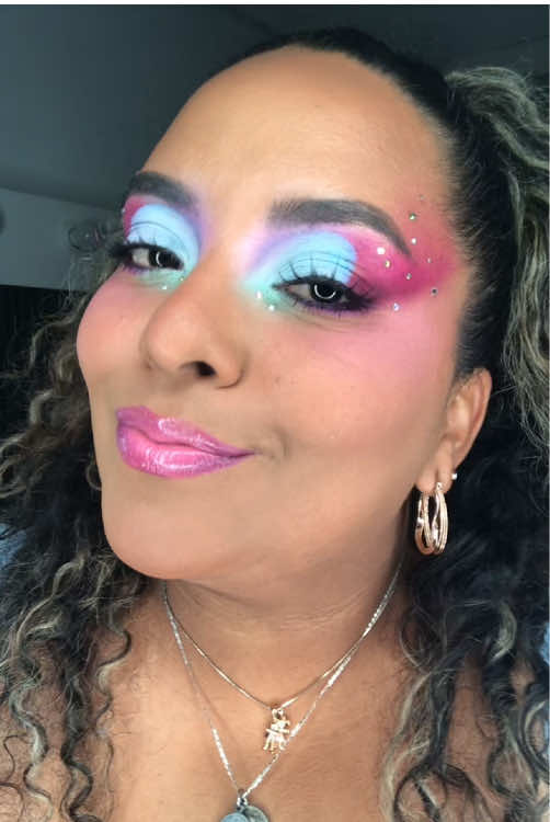 Cuando subestiman, una responde con maquillaje y actitud 🔥  A seguir brillando✨ #makeupartist #showmakeup #valixmakeup 