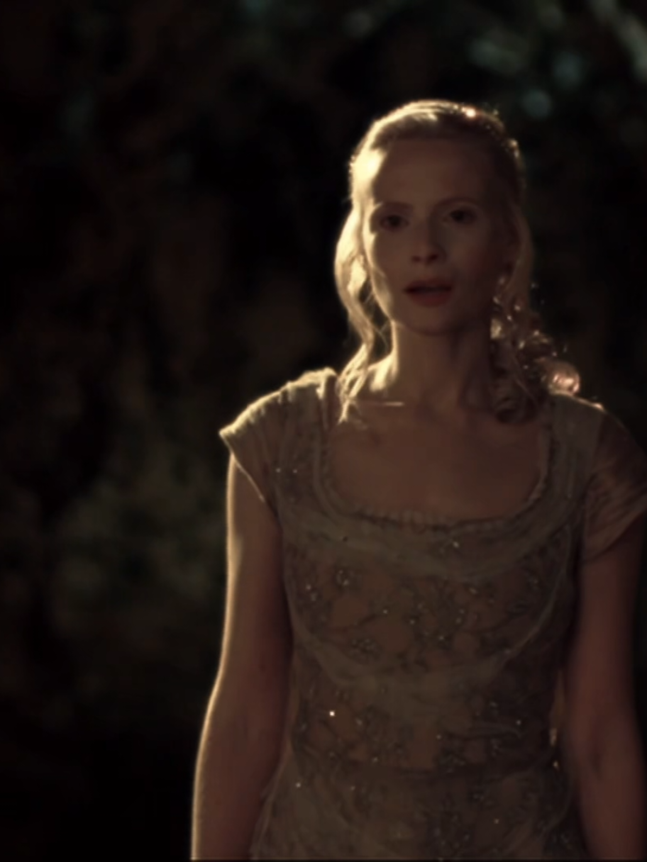 This is what I imagine it would sound like to be in Arthur's head during this episode  ~ #arthurpendragon #arthurpendragonedit #merlinbbcedit #merlin #merlinedit 