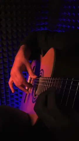 Осеннее настроение … теплый плед , горячий чай с лимоном … и приятная музыка  #guitar #autumn #romantic #music #mood 