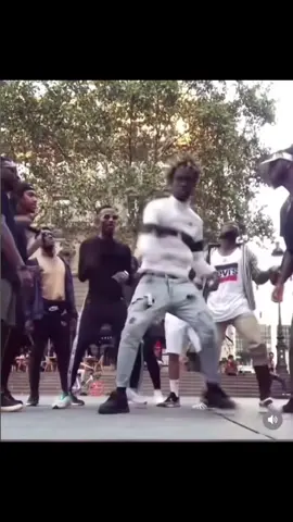 On danse ou 🕺🏾🕺🏾🕺🏾#fyp #pourtoii #faitesmoipercerwesh #danse 