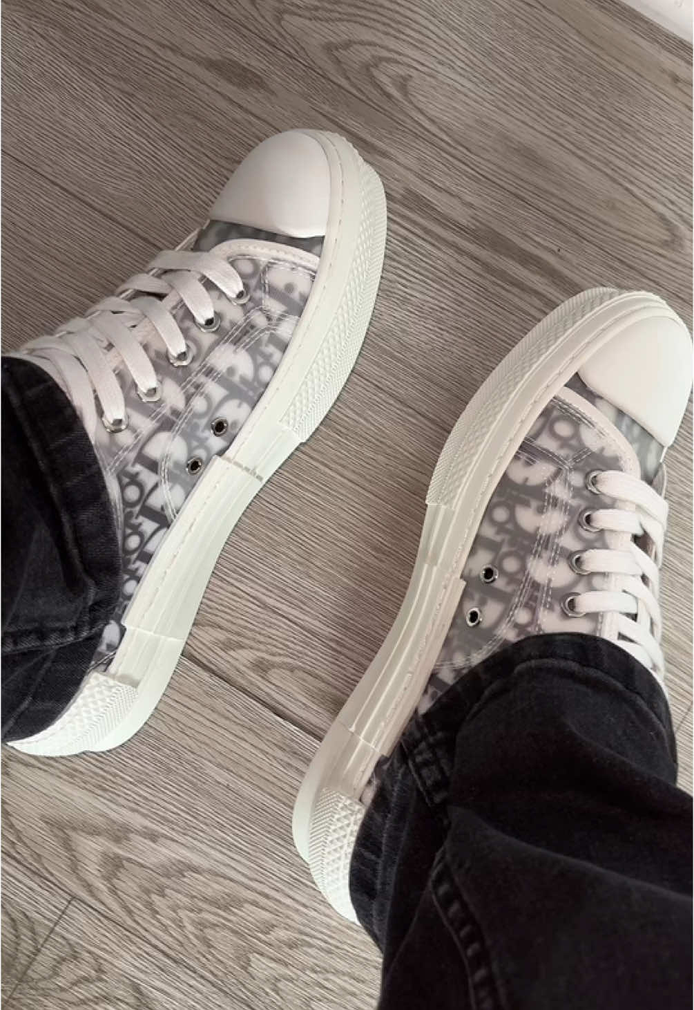 Puro Dior💎 #designer #designershoes #luxuryshoes #alucines📿🧿🙈 #belicones😈📿☘️ #shoerecommendations #puroluxx #shoes #dior #diorshoes 