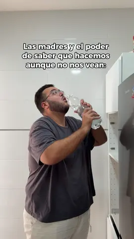 Tienen ojos en la espalda?😂🤷‍♂️ #parati #humor #comedia #meme #viral 