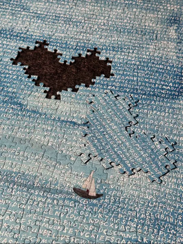 𝙩𝙮𝙚𝙪 𝙖𝙝 𝙠𝙝𝙤̂𝙣𝙜 𝙦𝙪𝙚̂𝙣 Tình yêu đôi khi không cần đến sự ồn ào hay những lời hứa hẹn, mà chỉ cần một chút lặng im cũng đủ khiến trái tim thắt lại. Chúng ta từng đi qua nhau, từng nắm tay nhau trong những ngày tháng đẹp nhất, nhưng cuối cùng lại không thể giữ nhau ở lại. Có những đêm dài, ký ức lại ùa về như một thước phim cũ, khiến lòng người chênh vênh giữa nhớ thương và nuôi tiêc. Anh vân nhớ ánh mặt em, nụ cười em, nhớ cá những khoảnh khắc nhỏ bé tưởng chừng chẳng có gì, vậy mà giờ đây lại trở thành điều quý giá nhất. Có lẽ tình yêu không phải lúc nào cũng cân một cái kết viên mãn, đôi khi chỉ cần được khắc sâu trong tâm hồn cũng đủ để gọi là trọn vẹn. Nhưng lòng người vốn tham lam, vẫn muốn một lần nữa được chạm vào hơi ấm ấy, được nghe giọng nói ấy, dù biết chẳng thể nào quay lại. Em ở đâu đó trong thế giới rộng lớn này, còn anh ở đây, vẫn dõi theo bằng những lặng thầm không tên. Có lẽ mãi mãi, tình yêu này sẽ chỉ sống trong anh, như một ngọn lửa nhỏ, âm ỉ cháy, nhưng không bao giờ tàn. 𝚊𝚗𝚑 𝚢𝚎𝚞 𝚎𝚖. #fyp #miss #missyou #iloveyou 