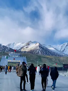 Ap kab gaye thy China border ? 😁 E𝘅𝗽𝗹𝗼𝗿𝗲 𝘁𝗵𝗲 𝗯𝗲𝗮𝘂𝘁𝘆 𝗼𝗳 𝗡𝗼𝗿𝘁𝗵 𝗣𝗮𝗸𝗶𝘀𝘁𝗮𝗻🇵🇰 Get the Amazing adventures journeys with your Most Trusted Travel partner @Travel with Azaz.Pk |BOOKING & INFORMATION| 03047119706 𝗚𝗿𝗼𝘂𝗽 𝗧𝗿𝗶𝗽𝘀 𝘄𝗲 𝗢𝗳𝗳𝗲𝗿 🌍 ↘️ 📍03 days Kashmir(Arangkel) 📍04days Kashmir (Taobut+arangkel) 📍03 days Naran 📍03 days Swat,Kalam & Malam Jabba 📍05 days hunza 📍08 days hunza sakardu  🚗 𝐌𝐚𝐢𝐧 𝐏𝐢𝐜𝐤 𝐔𝐩 𝐏𝐨𝐢𝐧𝐭𝐬: Lahore: PSO Pump, Thokar Niaz Baig, Near Daewoo Bus Terminal Islamabad/Rawalpindi: Daewoo Terminal #foryou #viral #foryoupage #gilgitbaltistan #travelwithazaz 