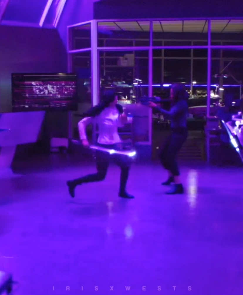 this is beyond a mess but it’s all I have for now so here 🤲 | #theflash #iriswest #iriswestallen #marlizedevoe #westallen 