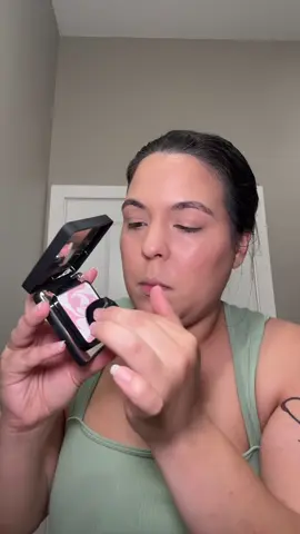 Polvo de Carslan en excelente precio e ideal para todo tipo de piel. Tienen varias tonalidades también #carslan #carslanpowder #carslanwaterproofpowder #carslanbeauty #carslansettingpowder 