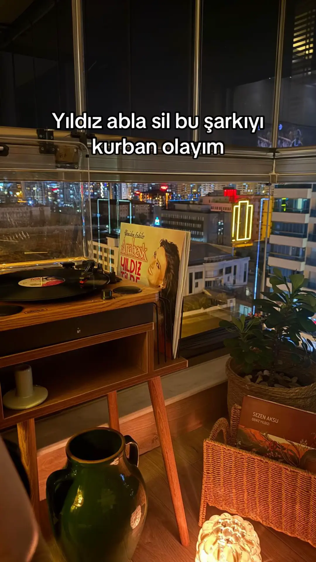 Sesine kurban olduğum kadın Şimdi siliyor merak etmeyin🙏🏿  #yıldıztilbe #arabesk #ahmetkaya #kesfetteyiz #sezenaksu 