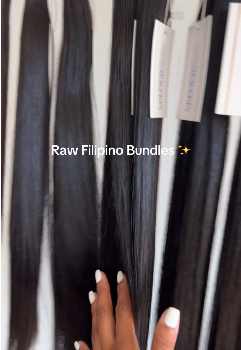 Our Filipino straight Bundles 😍✨  This is our Single Donor Hair that’s Full from Root to End for the prefect install.. 18-28” inches available on Webisite…Shop our Luxury Bundles!  Link in bio  🛒🛍️ #luxuryhair #rawbundles #filipinohair #rawhair #luxurybundles