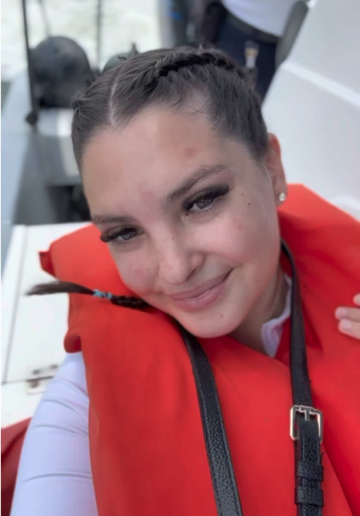 Emprende con @Vana 🇬🇹 el primer paso hacia tu propio negocio 🤞🏻💙 puede ayudarte a conseguir fondos para iniciar tu propio negocio con préstamos de hasta 3,000 quetzales. Usen mi código HelloMucha para obtener un descuento en tu primer préstamo 💸 #emprender #préstamos #negocio #hellomucha🇺🇸🇬🇹 