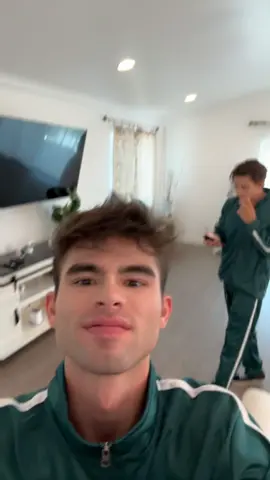 @xParkerAmbrose 👀👀