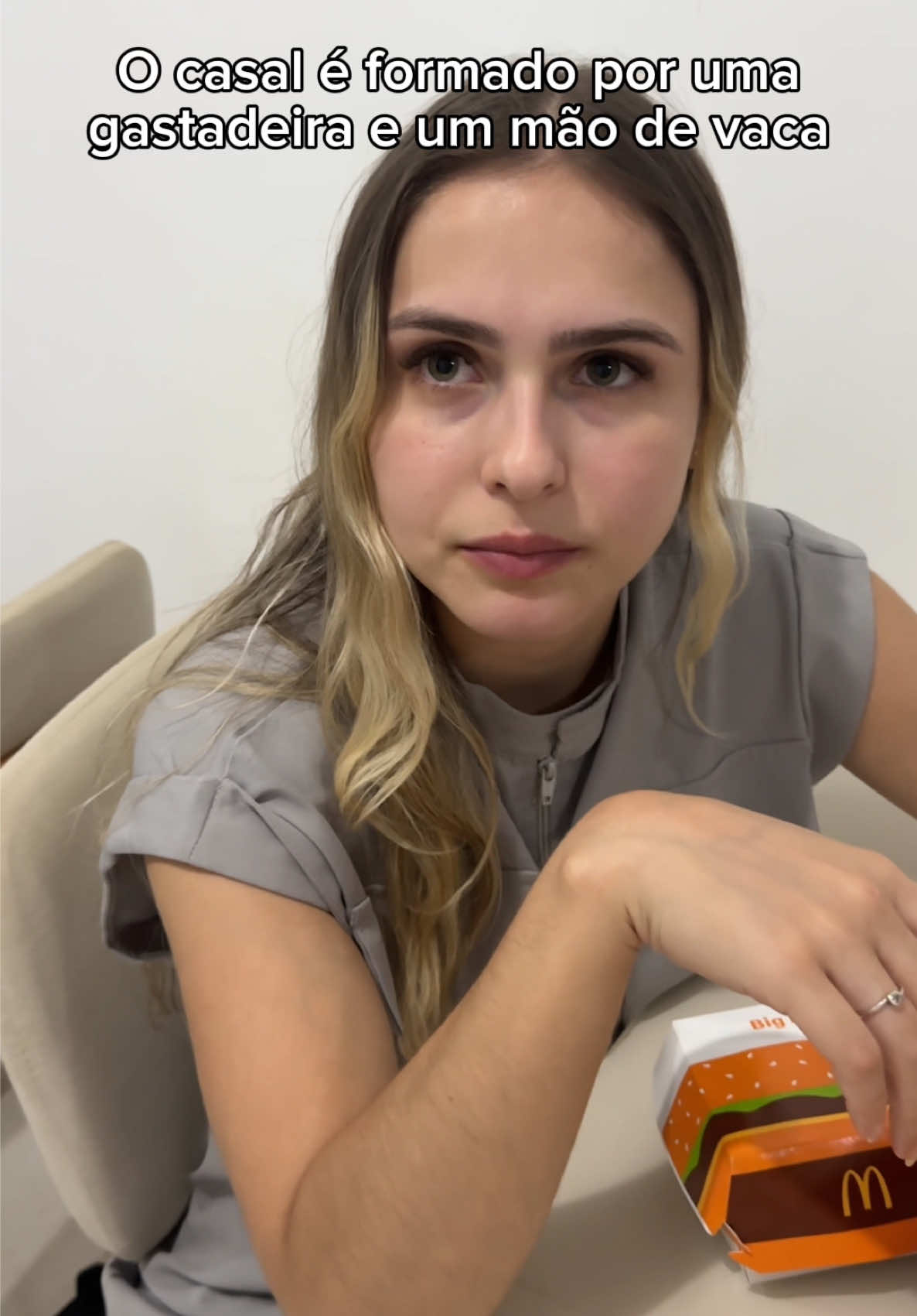 Comendo arroz e feijão pra economizar 👍🏼