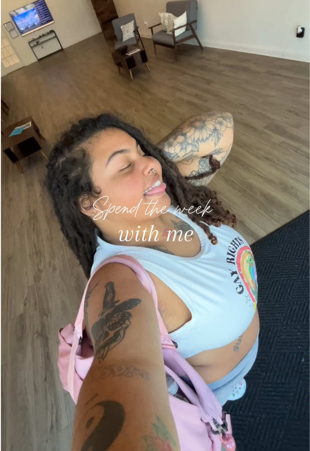 Ms. Busy bodyyy 🤣💘 Follow @Tea Ashley 🌻💕 for more tattoo related content :)  #xyzbca #tattooartist #duval 