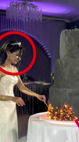 🎂🔥 En esta boda tan única, todos se quedaron perplejos al ver la tarta cubierta de Mo… Pero cuando la pareja la prendió fuego, todo cobró sentido: la capa exterior representaba todas las cargas superadas 💪✨ Debajo apareció la verdadera tarta, simbolizando el amor que compartían ❤️🍰 #rexo #datoraro #BodaÚnica #TartaSorpresa #AmorQueInspira Disclaimer:This information is taken from the internet which may or may not be true we do not want to spread any fake news. The content provided by this channel is meant for EDUCATIONAL PURPOSE only. Copyright Disclaimer:- Under section 107 of copyright Act 1976, allowance is made for FAIR USE for purpose such a criticism, comment, news reporting, teaching, scholarship and research. Fair use is as permitted by copyright statues that might otherwise be infringing. Non-profit, educational or personal use tips the balance in favor of FAIR USE.