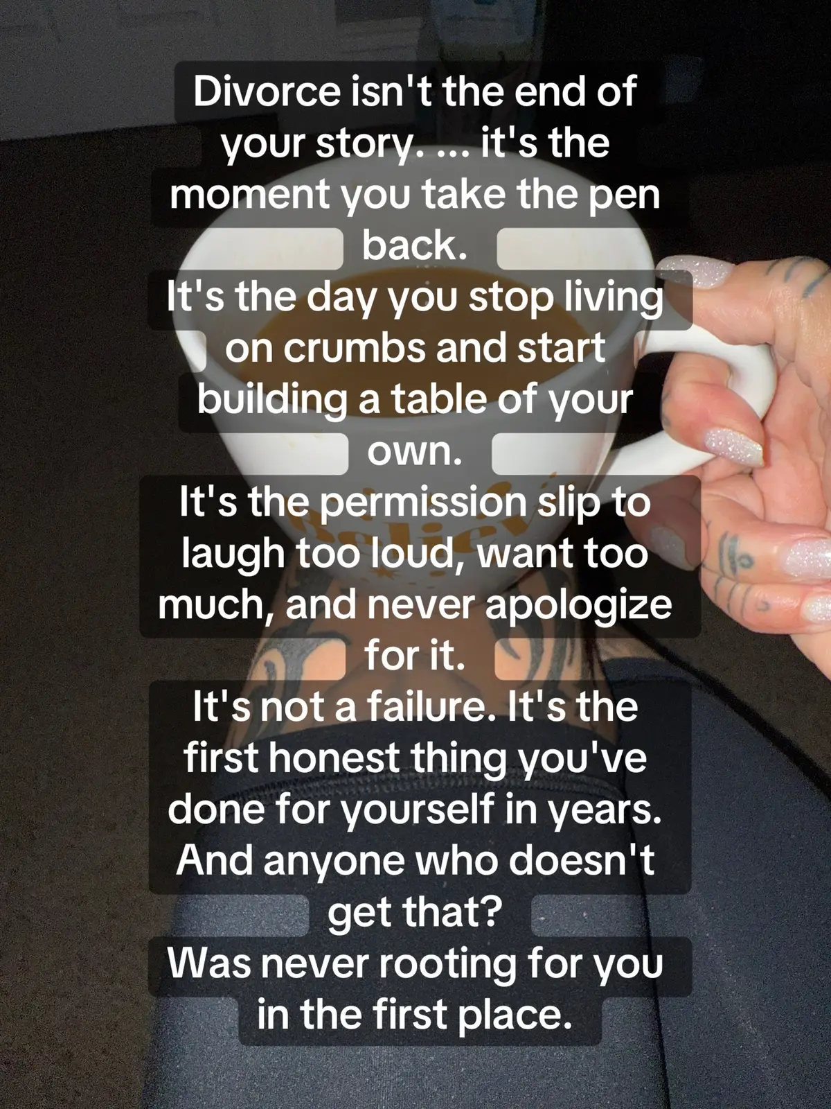 My circle is rooting for me 💋 #soontobe #single #happierthanever #newchapter #me #itsmylife #laugh #breadcrumbs #happierthanever #atpeace #fyp #divorce #exwife #singlelife #foryoupage #facts 