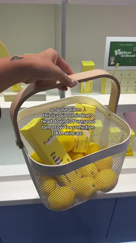 Early birds get free @TIAM_official skincare at @PURESEOUL 💛 > First 100 pop up visitors get a FREE mini brightening kit (only at Carnaby, on September 18th & 19th) > First 50 to buy any TIAM product get a FREE full-sized hydration set worth £34.80 (only at Carnaby on September 18th) > Special prize lucky draw - Get a FREE full-sized TIAM product with every in-store purchase over £30 (only at Carnaby, one entry per customer) > FREE stationary set from TIAM when you purchase any TIAM product (only at Carnaby) Good luck and tag a friend to go with! #koreanskincare #londonpopups #londonfreebies #londonthingstodo #pureseoul 
