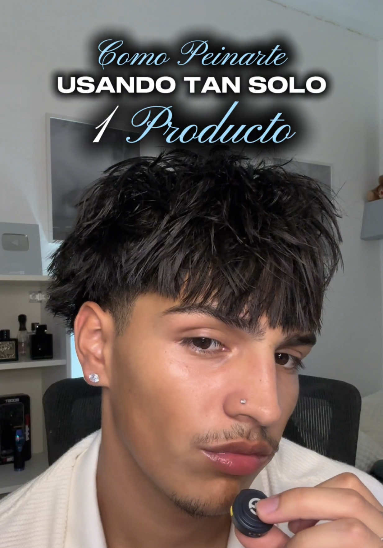 💇🏻‍♂️ La forma más fácil de peinarse no necesita mil productos ni perder tiempo. Con una buena cera mate puedes lograr un peinado natural, con textura y sin brillos exagerados. Lo mejor es que es rápido, sencillo y dura todo el día. Un truco simple que cambia por completo tu rutina. @Based Bodyworks #peinado #cera #mate #fyp #viral 