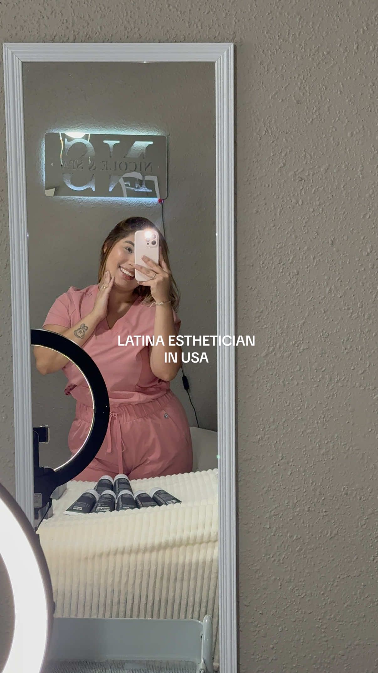 Un día en mi vida como esteticista latina en usa siendo CEO de @Nicole__spa 🤍🧖🏼‍♀️🧖🏻🫧😍💫✨🎀!!  #esthetician #dayinmylife #esteticista #latinaenusa #CEO 