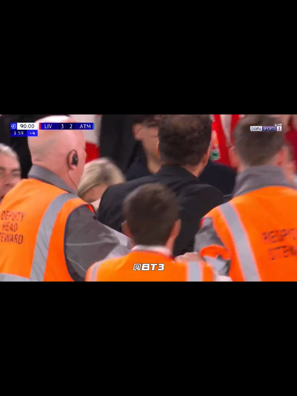 CHOLO SIMEONE FIGHTING WITH LIVERPOOL CROWD😂😂😂 #LIVEEPOOL #football #footballtiktok 