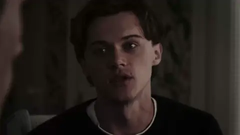 WERE GETTING A MOVIE!  —— scp: ( pierce.logoless ) —— #bellyconklin #tsitpedit #thesummeriturnedpretty #conradfisher #bonrad  —— @Jenny Han @the summer i turned pretty 