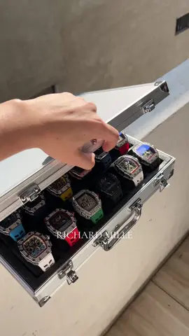 Maletín completo? #reloj #peru🇵🇪 #españa #
