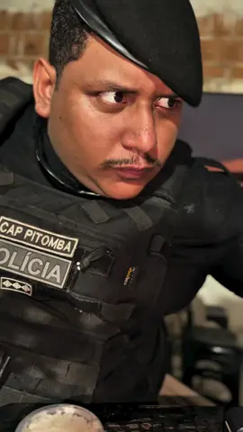 Capitao Pitomba parodiando um grande sucesso do SPC. Ele e show! ķkkkkk