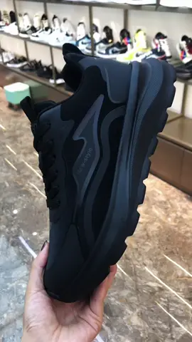 #sepatusneakerspriawanita 