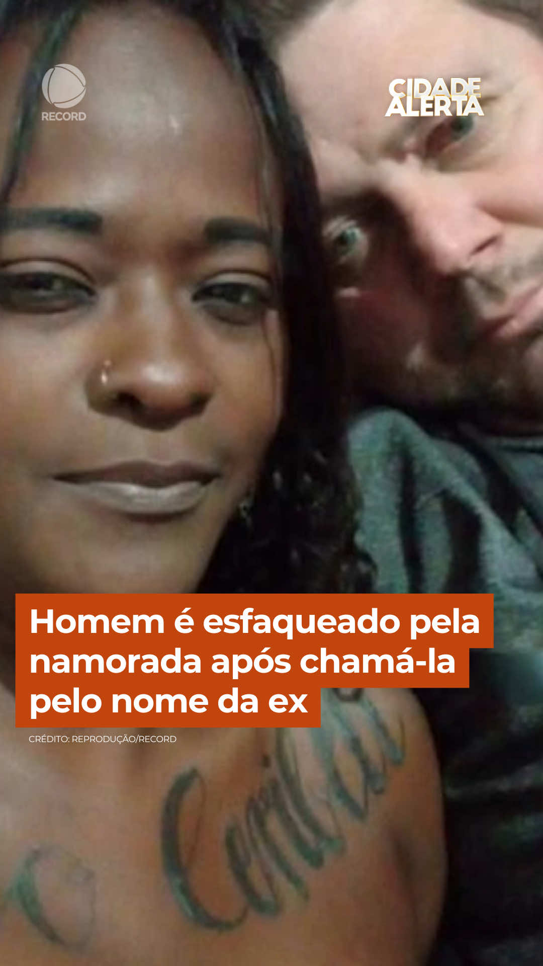 Fabio, de 44 anos, sofreu um acidente em Suzano (SP), mas os policiais descobriram algo além do capotamento: ele também tinha uma facada no tórax. A agressão teria ocorrido horas antes, durante uma briga com a namorada, Karina, que confessou o golpe e alegou legítima defesa e disse que o rapaz a chamou pelo nome da ex. Fabio está em coma induzido, e a polícia aguarda a recuperação dele para ouvir sua versão. 👉 Veja a matéria completa do #CidadeAlerta em R7.com/cidadealerta