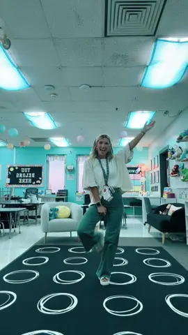 Another ootd for your Wednesday afternoon! 🫶🏽⭐️ #classroom #teachersoftiktok #teachertok #OOTD #teacherootd