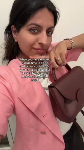 Who had those days where it’s been so busy and you couldn’t take a cute pic of your outfit. I’m in postpartum with 2 babies and this is my happy place when I get to dress up and look good for me. But then my outfit gets ruined within 5 minutes. This one also got some milk spit up on my pants but that’s okay mom life and I loved this outfit for dinner. No matter how tired I am I’m happy I can still be dressed up with my 2 little ones.  Blazer @ZARA  Purse @polene_paris  Top and pants @H&M  Watch bracelet @missoni #pursetok #burgundy #pinterestoutfit #missoni #torontocontentcreator 