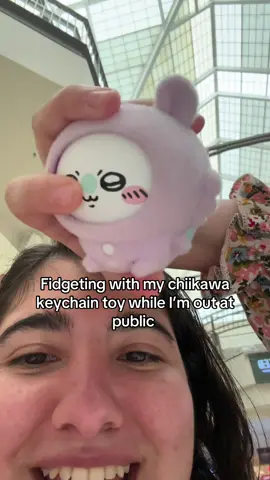 I love fiddling with these little guys #Vlog #keychain #keychainaccessories #fidgettoy #chiikawa 