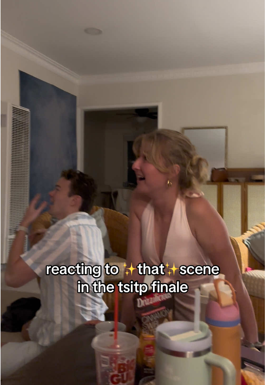 SOMEBODY SEDATE ME #tsitp #hangitinthelouvre #magic #bellyconrad @the summer i turned pretty 