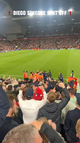 DIEGO SIMEONE SENT OFF AGAINST LIVERPOOL AT ANFIELD #liverpool #liverpoolfc #simeone #redcard #fyp 