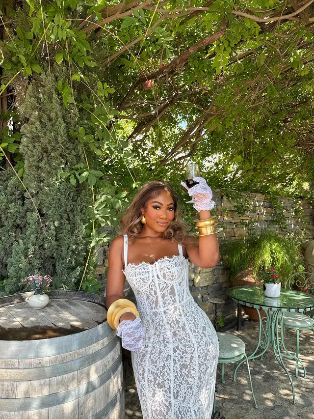 Wine tasting with my girlies at Karnas Vineyard in Bodrum was everything a bride-to-be could ask for ✨🍇💍. For Day 2 of my bachelorette, we drove out to the vineyards (about an hour outside of Bodrum) for the ultimate “She Found Her Honey” themed day. The vibes? Butter yellow fits, stunning vineyard views, and endless wine pours 🥂. We tried four different wines, took a million pictures, and just enjoyed a slow, girly day before our big night out. If you’re planning a Bodrum girls’ trip or bachelorette, definitely add Karnas Vineyard to your list. It’s a perfect daytime activity to balance the nightlife scene. Save this for inspo! 🌿✨ ⸻ 	•	Bodrum bachelorette winery day 	•	Karnas Vineyard Bodrum review 	•	Bodrum girls trip ideas 	•	wine tasting in Bodrum 	•	destination bachelorette activities 	•	She Found Her Honey bachelorette theme ⸻ #BacheloretteSeries #BrideToBe2026 #DestinationBachelorette #BacheloretteInspo #BodrumTravel #GirlsTripPlanning #BachelorettePlanning #BacheloretteWelcomeParty #BacheloretteIdeas #BridalContent #BodrumVineyard #WineTastingInBodrum #KarnasVineyard