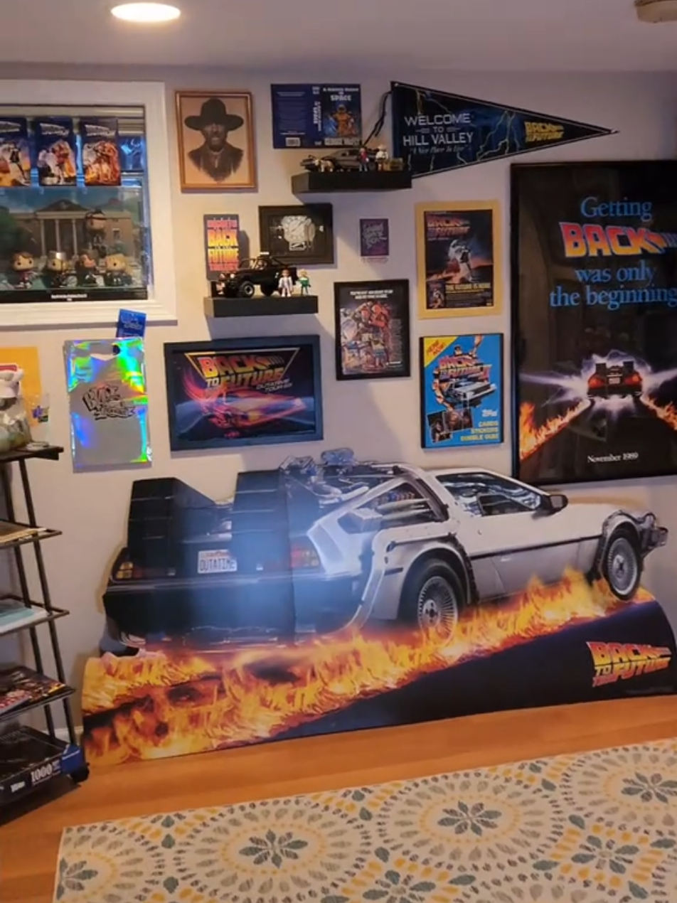 I make videos of my BTTF collection  and other BTTF related content. Sorry about the missing audio at the end, but if theres something you want me to show or talk about, comment and follow! #backtothefuture #collectibles #vintage #toys #delorean 