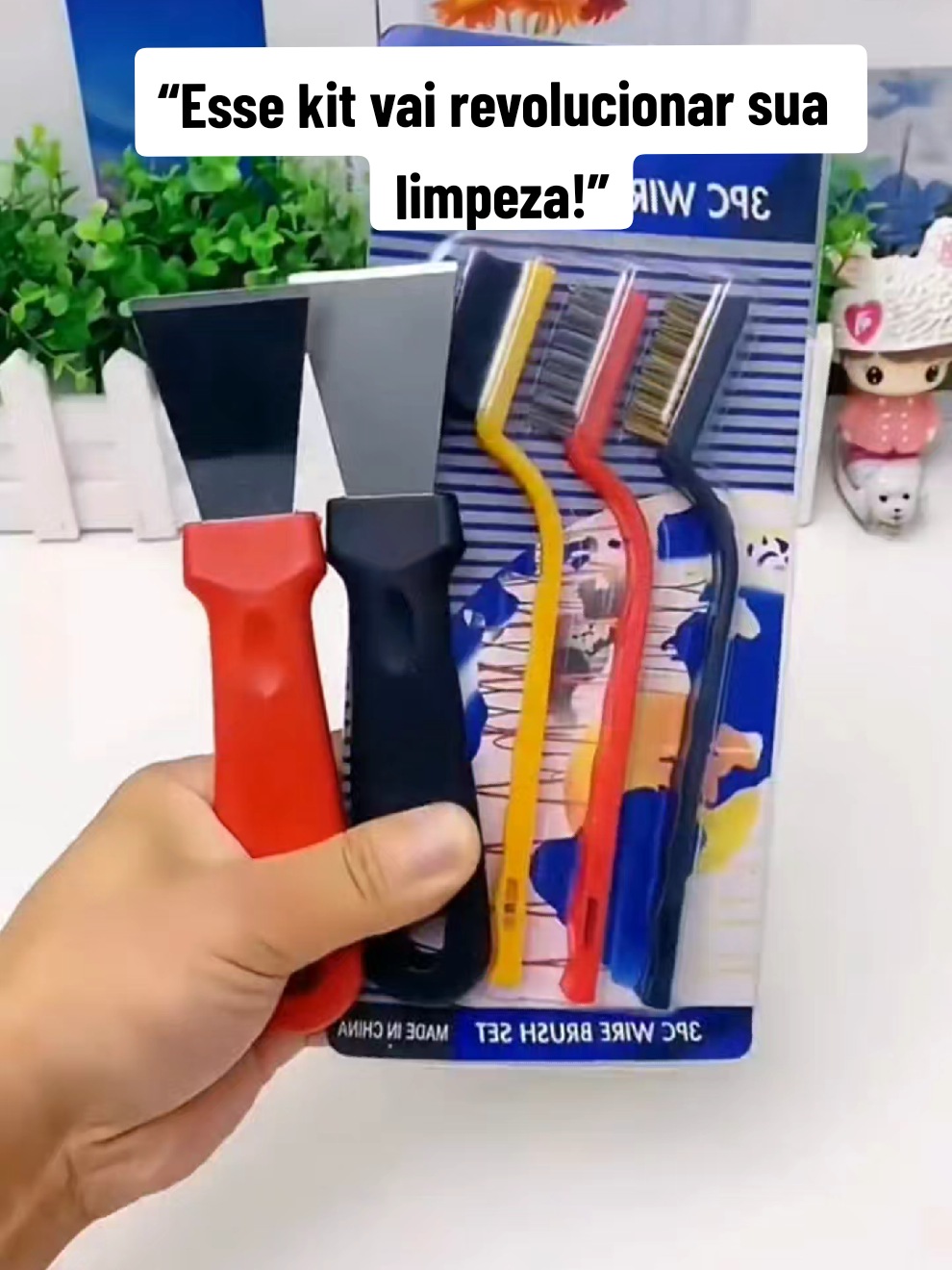 Transforme sujeira difícil em brilho fácil!  Kit 3 Escovas de Aço + Espátulas: praticidade e poder na sua limpeza! #limpeza #praticidade #escova #cozinha 