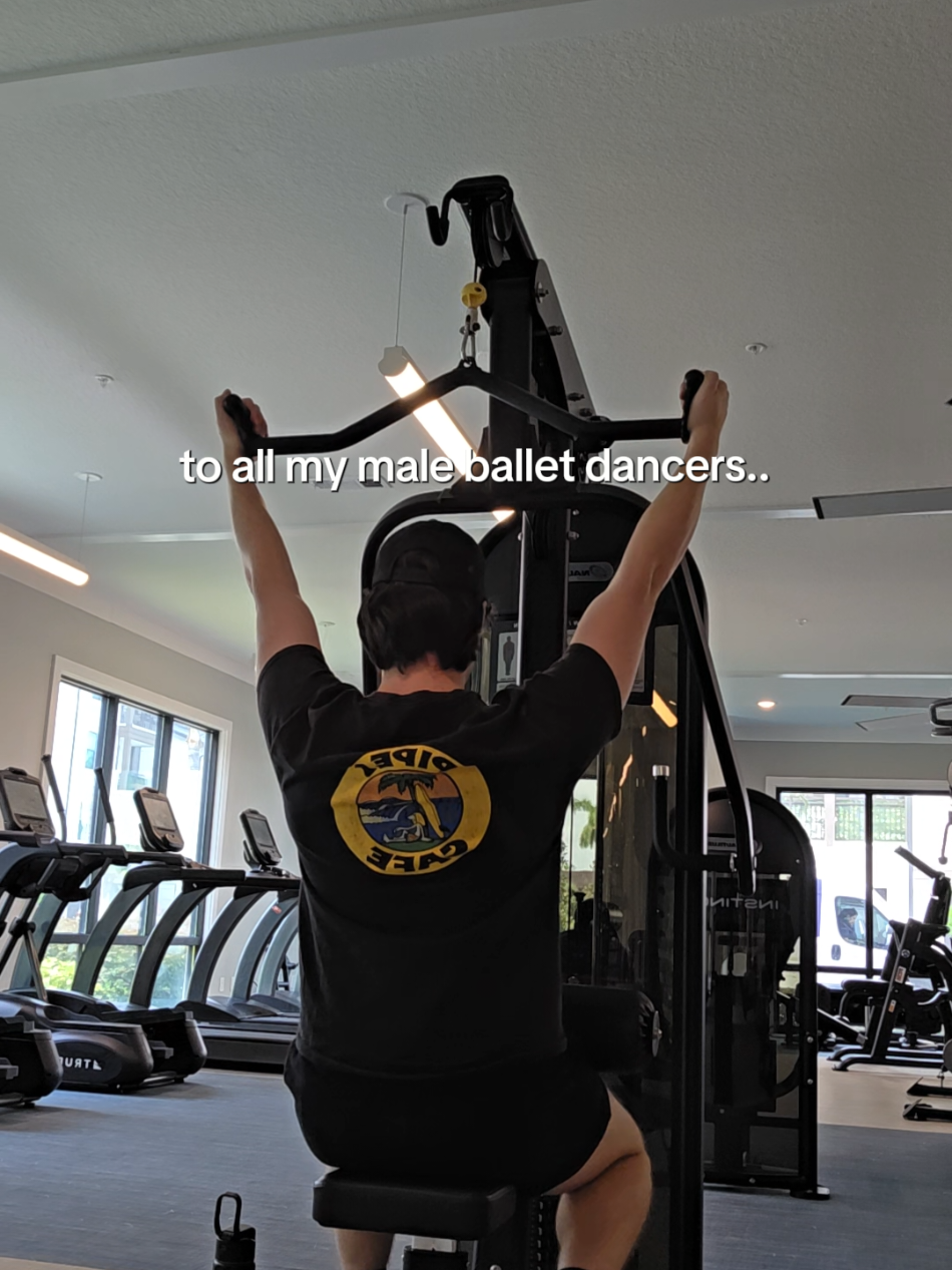 I've been so discouraged by my gym progress from artistic directors before, don't let them get to you 🖤🖤🖤 #balletcore #maledancer #ballettok #ballet #weightlifting 