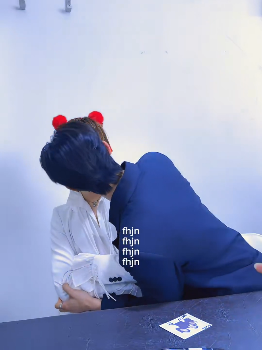 THOMAS TEETUT CHUNGMANIRAT! what tf* are you doing 🫵😖  #thomaskong #tthomastc #kongjiro #fyp #foryou ( cr/ juneoncnine twt 🙏) 