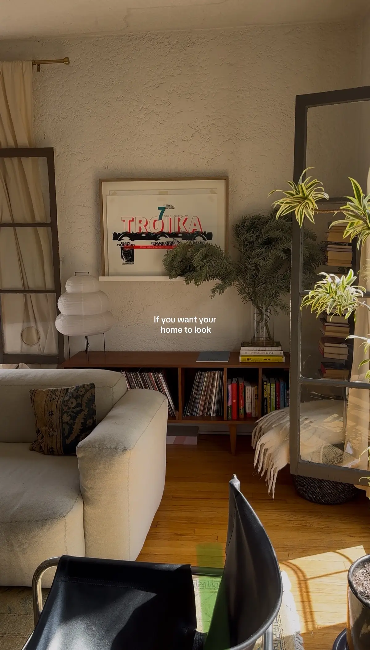 #homedecor #interiordesign #vintagefurniture #etsyfinds #apartmentinspo 