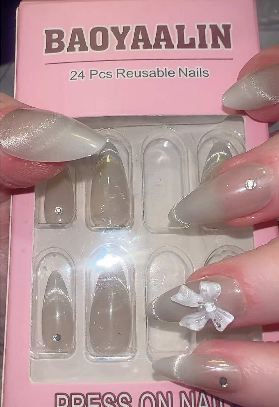 These are so pretty if you were in my live today you saw how easy they were to put on! Let’s see how long they last… 9/17 #pressonnails #nailsartvideos #nailart 