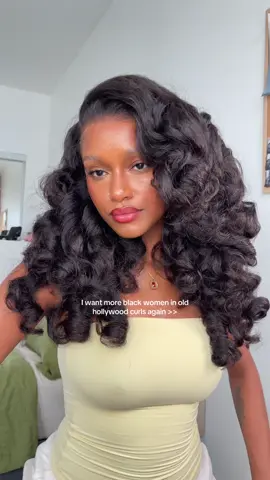 this styleeee 😮‍💨💕 I need voluminous curls to be trendy again #beauty #oldhollywoodglam #heatlesscurls #fyp #hairstyle 